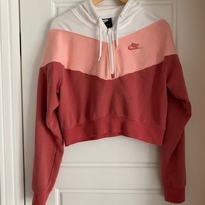 Crop Nike hoodie size M.